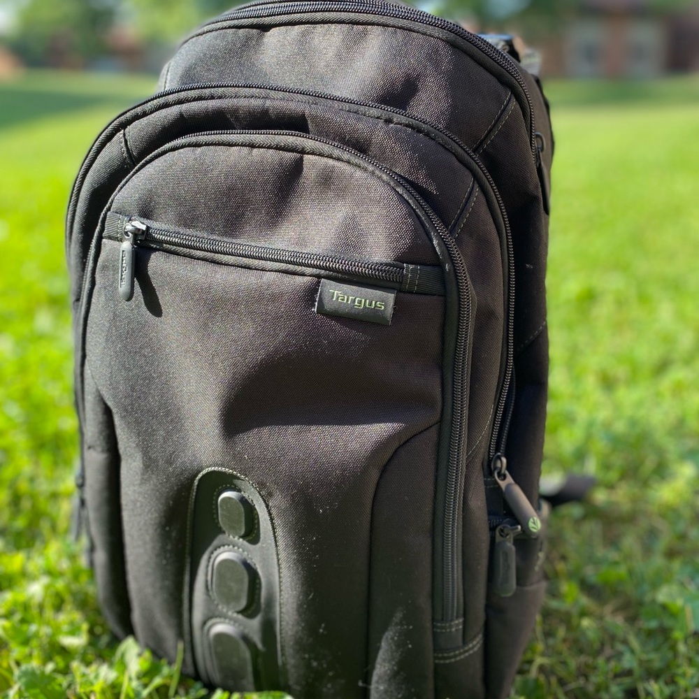 15.6” Targus waterproof backpack